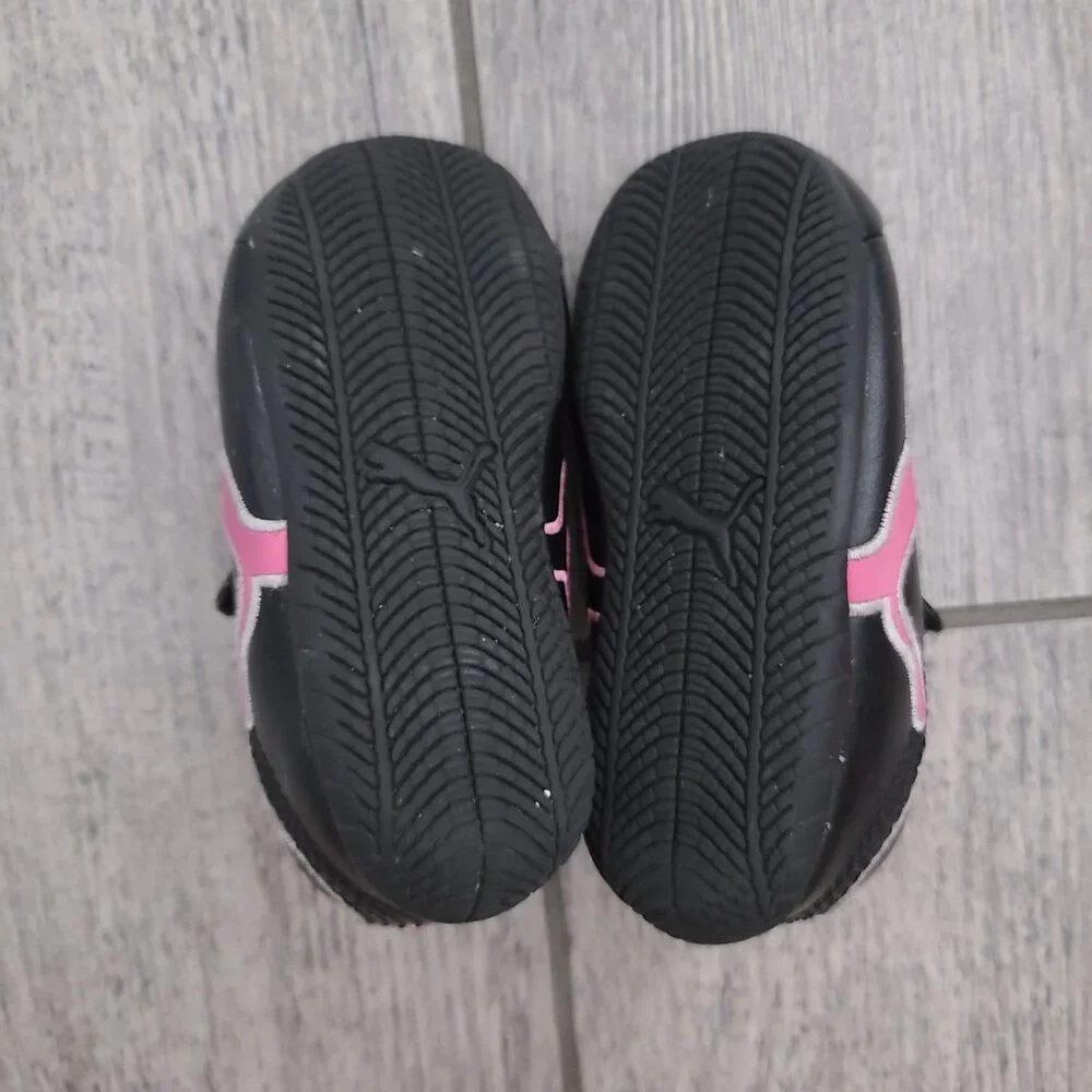Puma Toddler Sneakers Black Pink Hook & Loop Size 4 baby infant